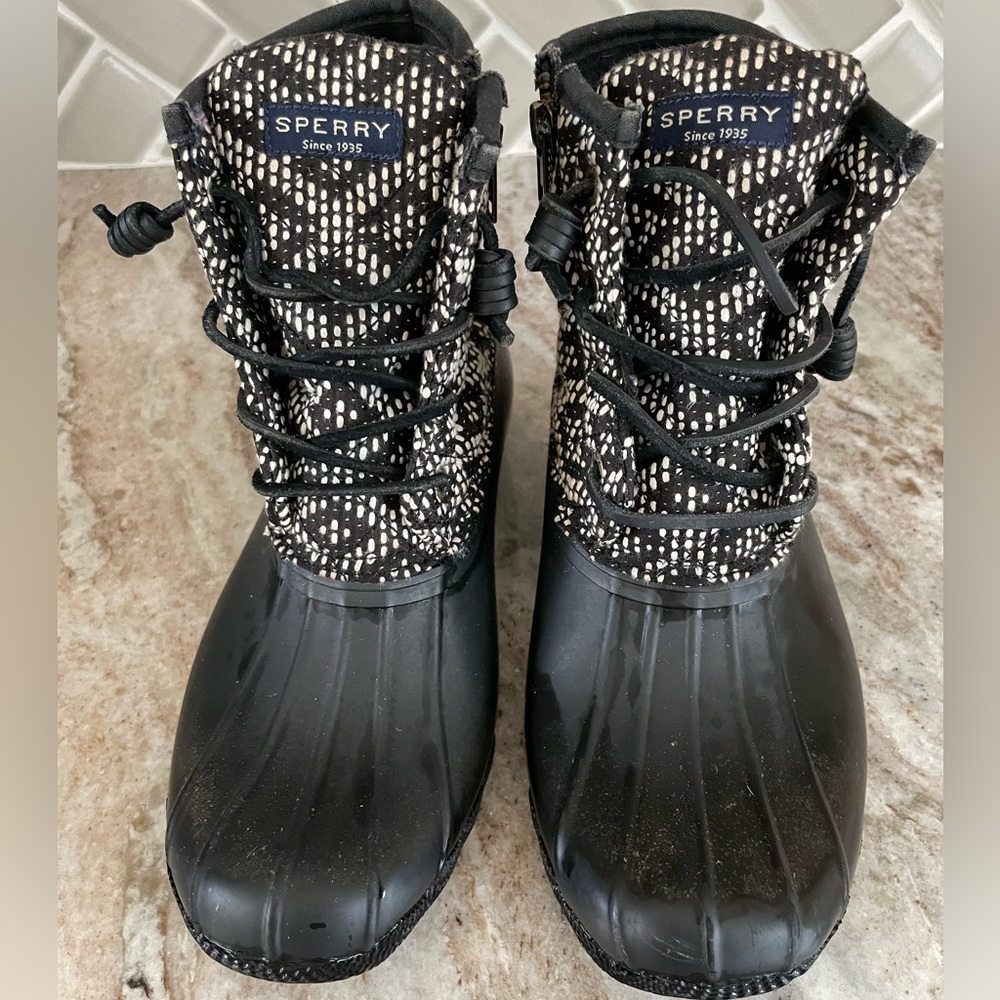 Sperry women’s winter boots size 7